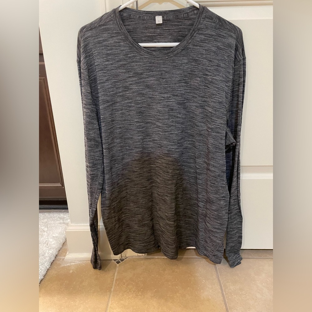 grey/black long sleeve athletic shirt